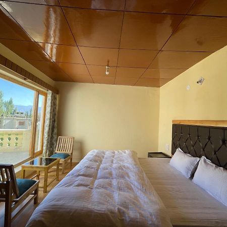 Hinjuma Guest House Leh Buitenkant foto
