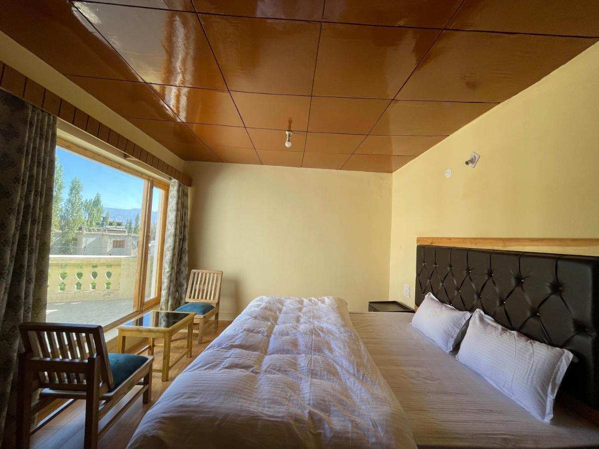 Hinjuma Guest House Leh Buitenkant foto